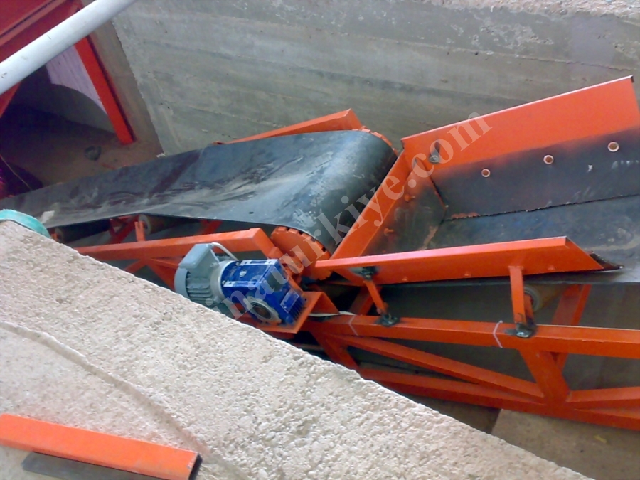 ACROBAT GA 300 81 8'Li Tam Otomatik Briket Ve Parke Makinası 