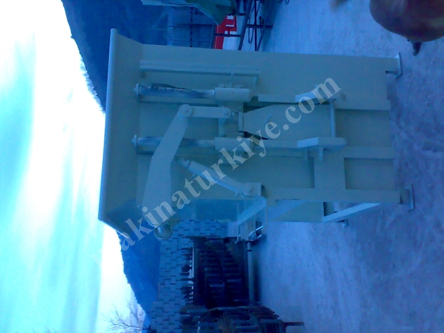 ACROBAT GA 300 81 8'Li Tam Otomatik Briket Ve Parke Makinası 