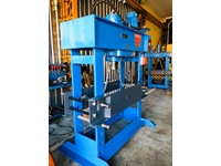 Hydraulikmeister 230 Tonnen Hydraulikpresse bei Ergün Machinery - 4