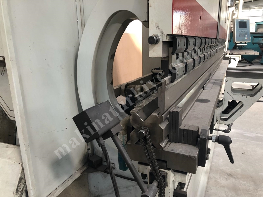 4 Metre 300 Ton Cnc Uğurlu Cnc Hap 30041