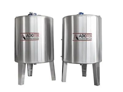 Double-Walled Heated Stainless Steel Liquid Tank
