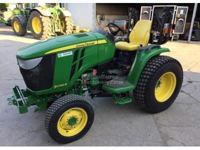 Kompakt Hizmet Traktörü John Deere 3038R