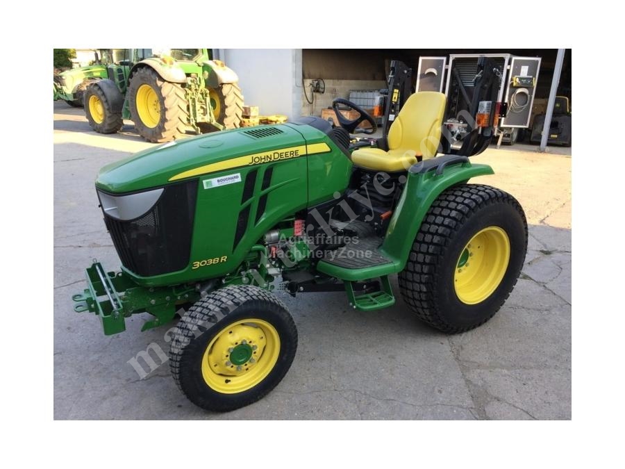 Kompakt Hizmet Traktörü- John Deere 3038R