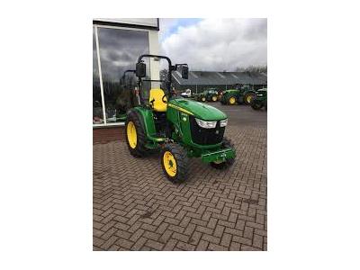 Kompakt Hizmet Traktörü- John Deere 3038R - 3