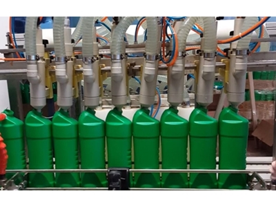 Bleach Automatic Liquid Filling Machine With 8 Nozzles - 1