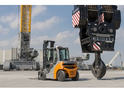 4 Ton Dizel Forklift (	
RX 70-40) - 7
