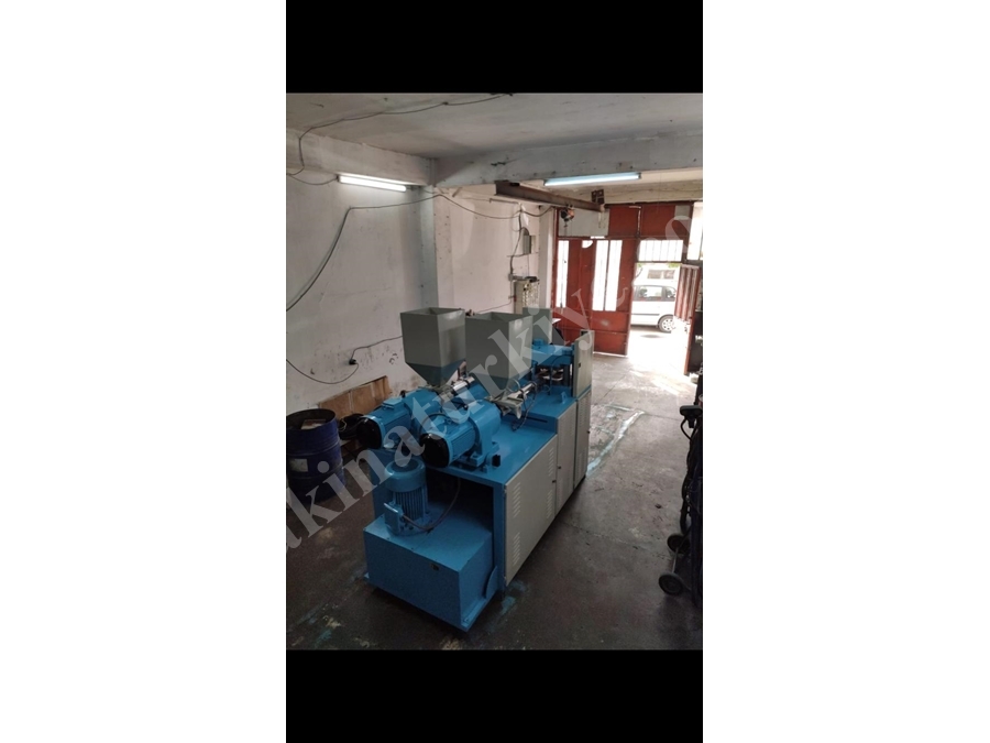 İki Göz Tek Renk Thermo Enjeksiyon Taban Makinası