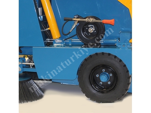 2 m³ Trailer Mounted Road Sweeper