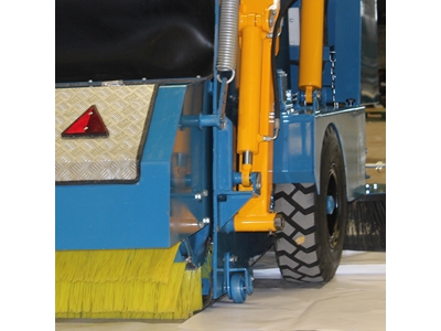 2 m³ Trailer Mounted Road Sweeper - 3