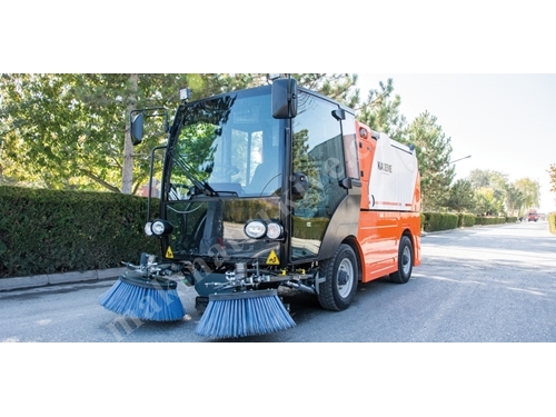 2.5 m³ Vakumlu Yol Süpürme Aracı