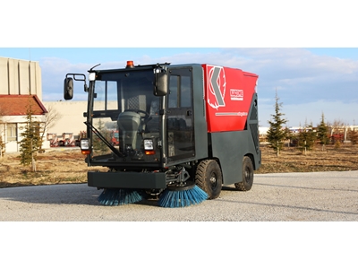 2 m³ Vacuum Road Sweeper Hydraulic - 0