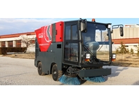 2 m³ Vacuum Road Sweeper Hydraulic - 3