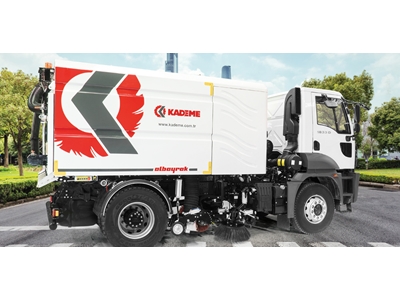 7,5 m³ Vakumlu Yol Süpürme Aracı - 0