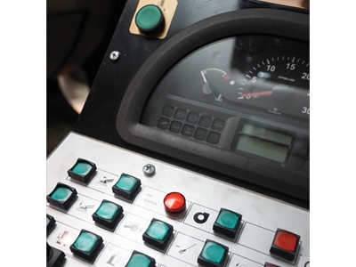 9,5 m³ Vakumlu Yol Süpürme Aracı - 2