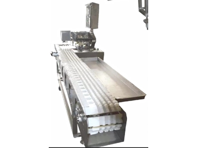 Machine d'empilage de bouteilles de déchets - 3