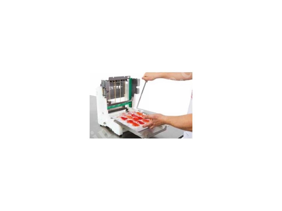 Machine automatique de préparation de shish kebab