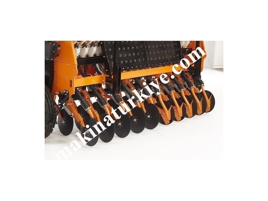 16 Sıralı Baltalı Hubutat Tohum Ekim Makinası