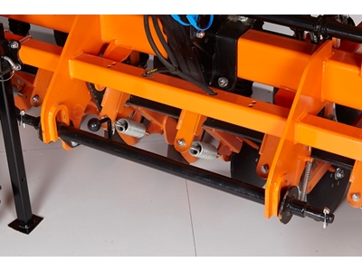 23 Sıralı Baltalı Hubutat Tohum Ekim Makinası - 6