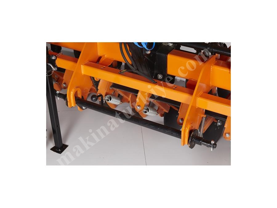 23 Sıralı Baltalı Hubutat Tohum Ekim Makinası