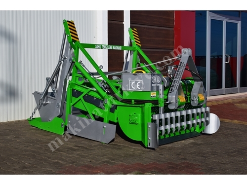 7500 m2 / Saat Traktör Arkası Sahil Temizleme Makinası