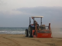 7500 M2 / Hour Tractor Rear Beach Cleaning Machine - 4