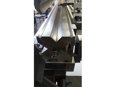 4 Mt 300 Ton Cnc / Nc Abkant Pres - 2