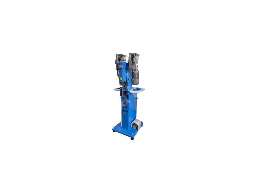 Core Rivet Fastening Machine