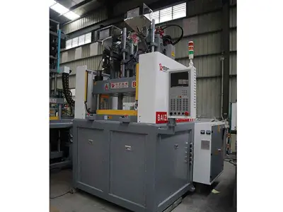 Machines d'injection plastique à deux plateaux