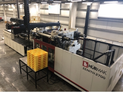 2700 Tonnen Kunststoff-Spritzgießmaschine - 8