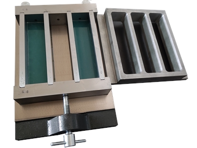 Moule à Prisme en Ciment à 3 Compartiments - 2