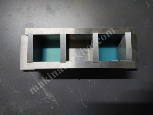 3 Compartment Cement Cube Mold