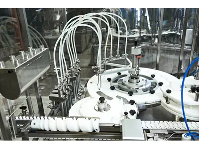 Автоматическая жидкостная наполнительная машина для инъекций объемом 10-50 мл