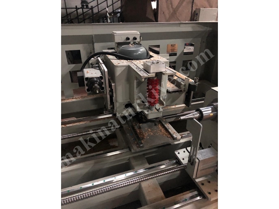 3 Eksenli Cnc Ahşap Torna Makinası