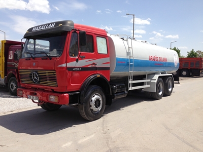 Camion-citerne Mercedes 2521 pour l'irrigation - 1