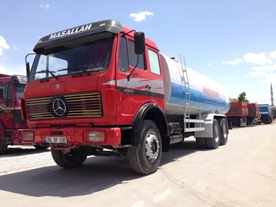 Camion-citerne Mercedes 2521 pour l'irrigation - 15