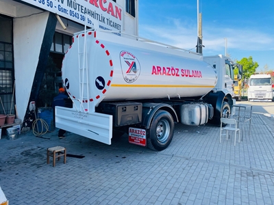 Camion-citerne avec système de pression - 24