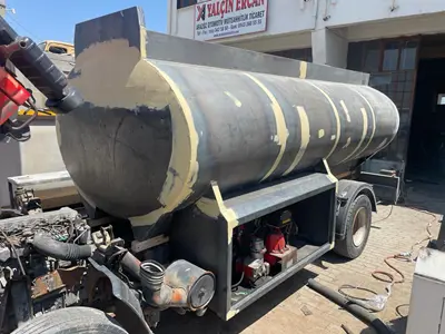Wassertanklastwagen Kraftstofftanker Feuerwehrauto