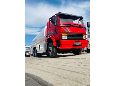 Camion-citerne pour eau CARGO 2520 Arazöz - 0