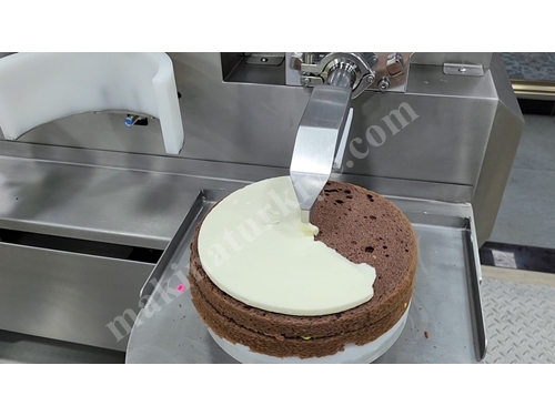 Otomatik Pasta Sıvama ve Süsleme Hattı
