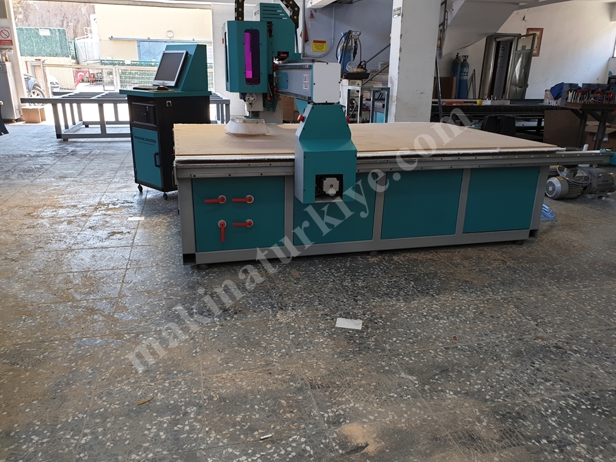 Vakumlu CNC Router 150X250  Mobilya Sektörü İçin İdeal
