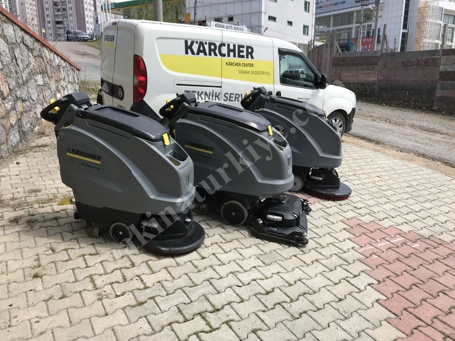 Yürüyüş Motorlu İticili Zemin Yıkama Makinası