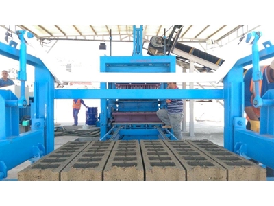 0.8 m2/print 925 m2/shift Brick Paver Machine - 12