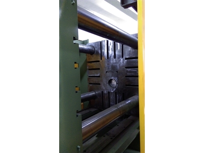 Cold Chamber Metal Injection Machine - Tms 700  - 7