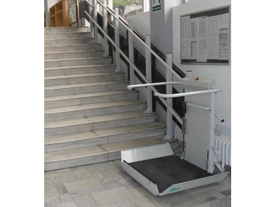 Platform Tip Engelli Merdiven Asansörü - 0