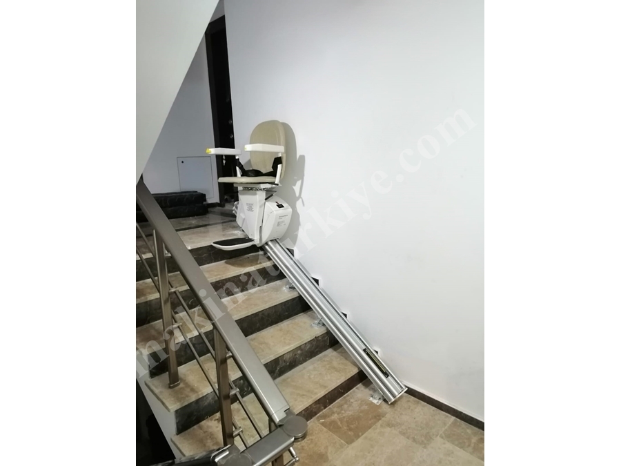 Dikey Ve Yatay Merdiven Çıkan Koltuklu Engelli Platformu