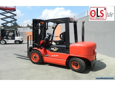 4.5 Meter 3 Ton Triplex 4-Way Valve Diesel Forklift - 1
