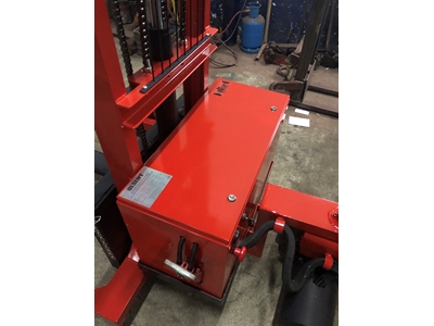 2 Ton 3 Meter Fully Electric Off-Road Type Stack Machine - 1