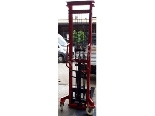 2000 Kg (160 Cm) Manual Stackers