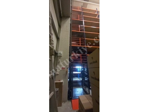 Одноколоночный грузовой лифт с гидравлическим приводом, грузоподъемностью 1 тонна и высотой подъема 3 метра