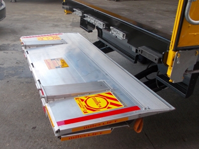 2 Ton Fahrzeugheck Aluminium Klappbare Hydraulikabdeckung / 2 Tonnen Auto Aluminium Klapp-Hydraulikabdeckung - 4